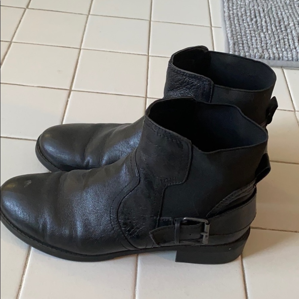 Black bootie